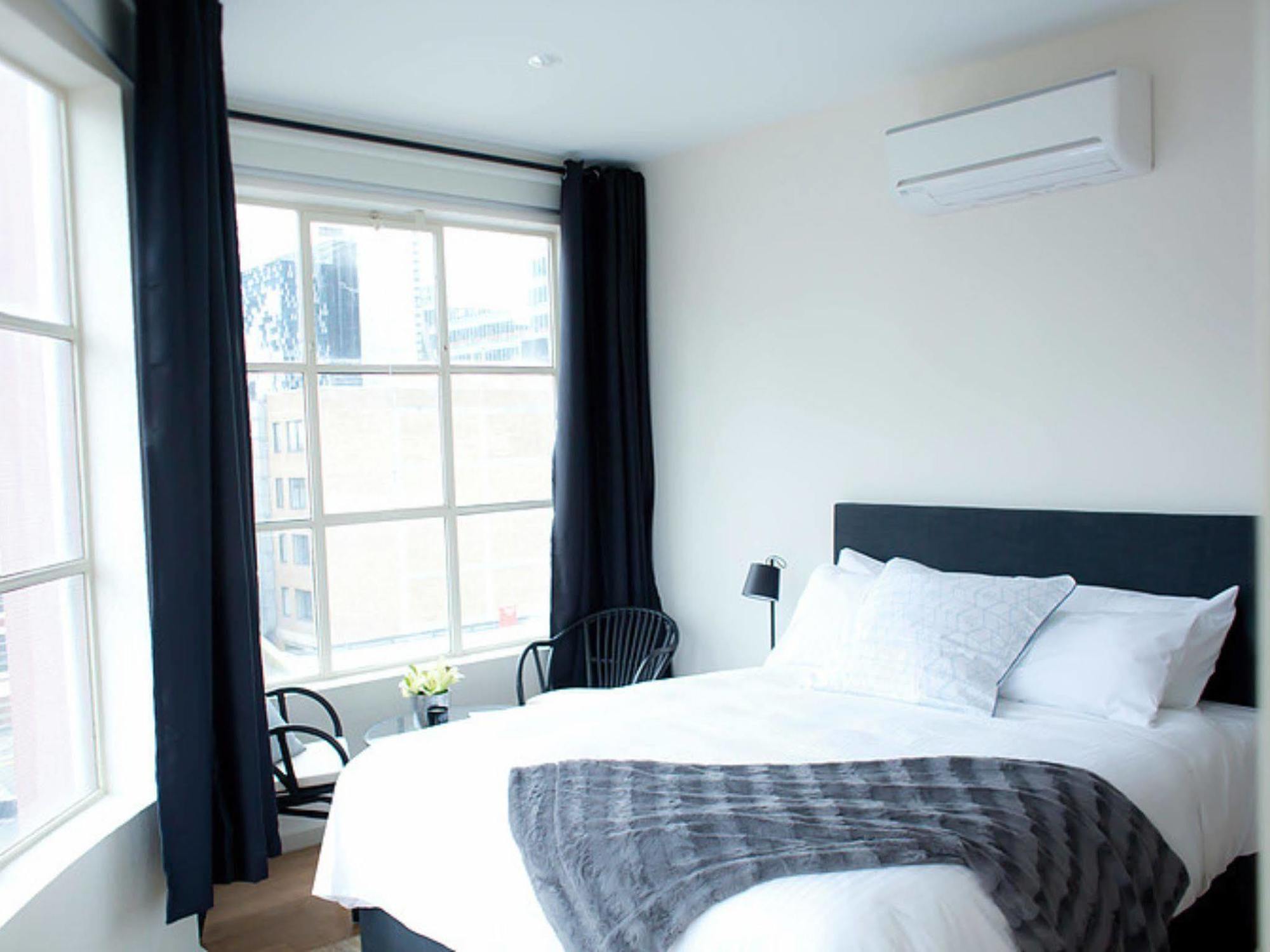 The Town Apartments Melbourne Exterior photo