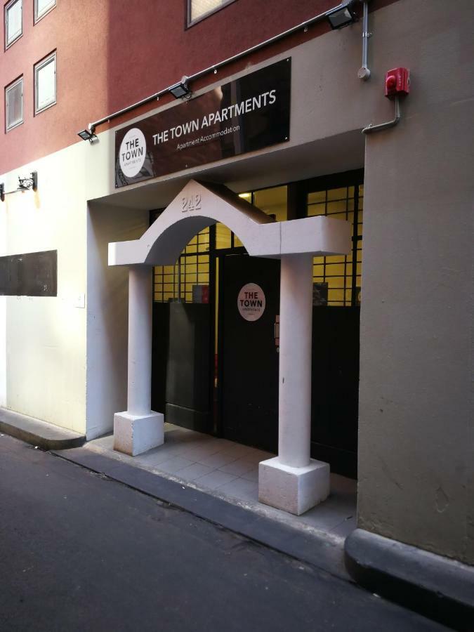 The Town Apartments Melbourne Exterior photo
